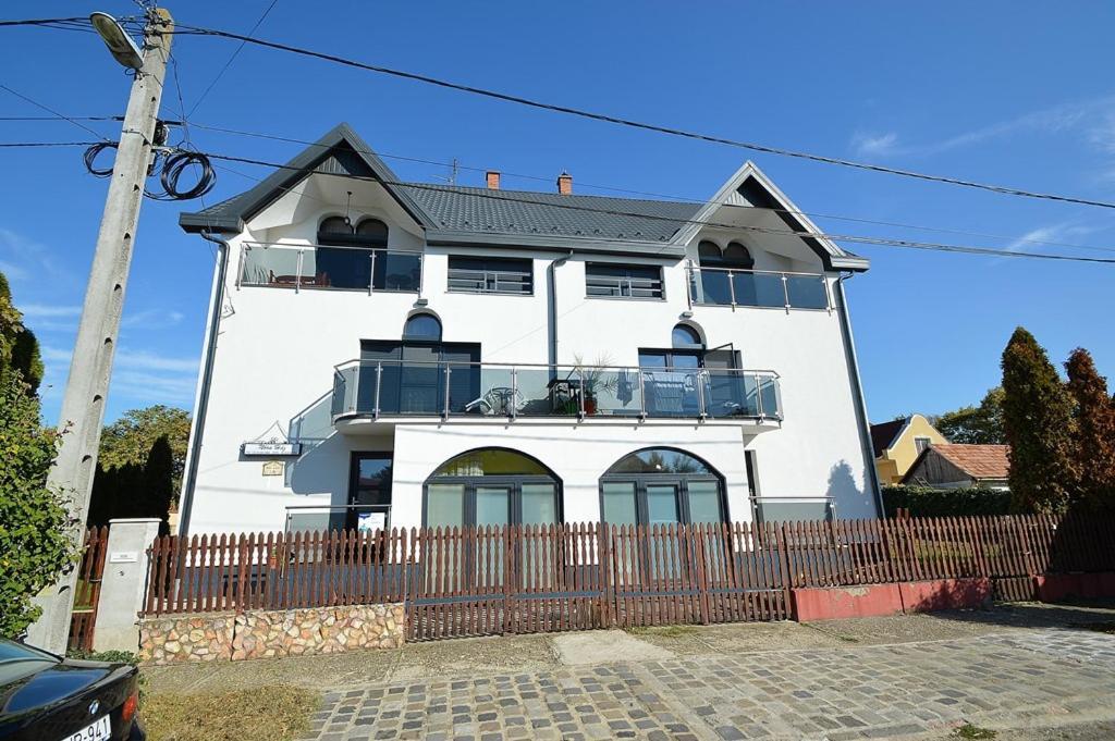 Nora Haz Hajduszoboszlo Hotel Ngoại thất bức ảnh